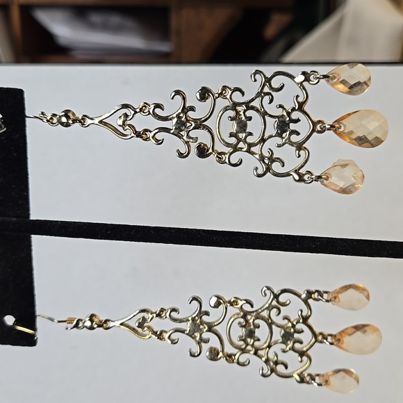 Elegant Gold Tone Chandelier Earrings - Picture 12 of 17